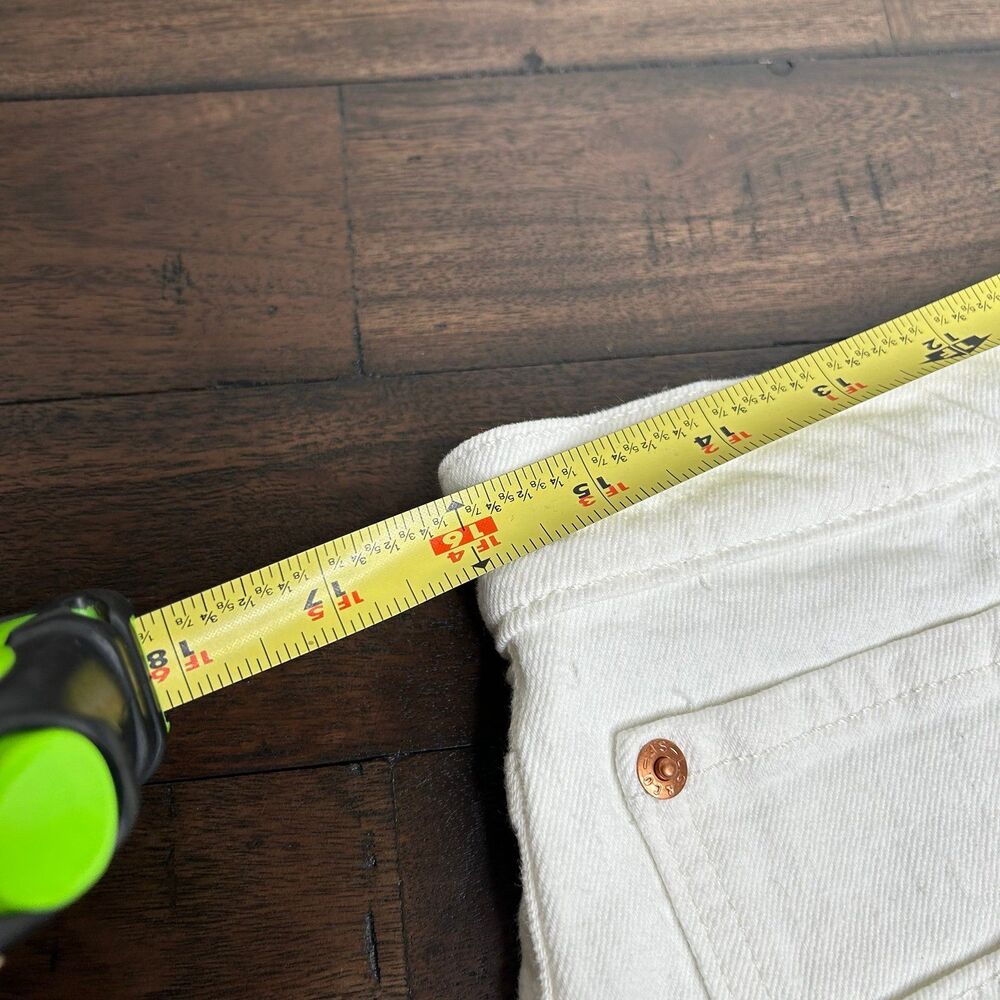 New Levi's 501 high rise white shorts - Picture 4 of 10